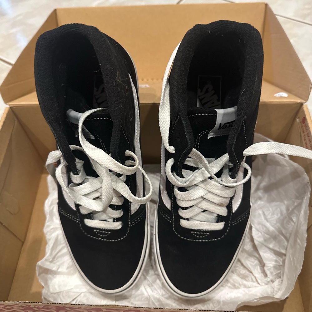 Mens Vans - Picture 2 of 3